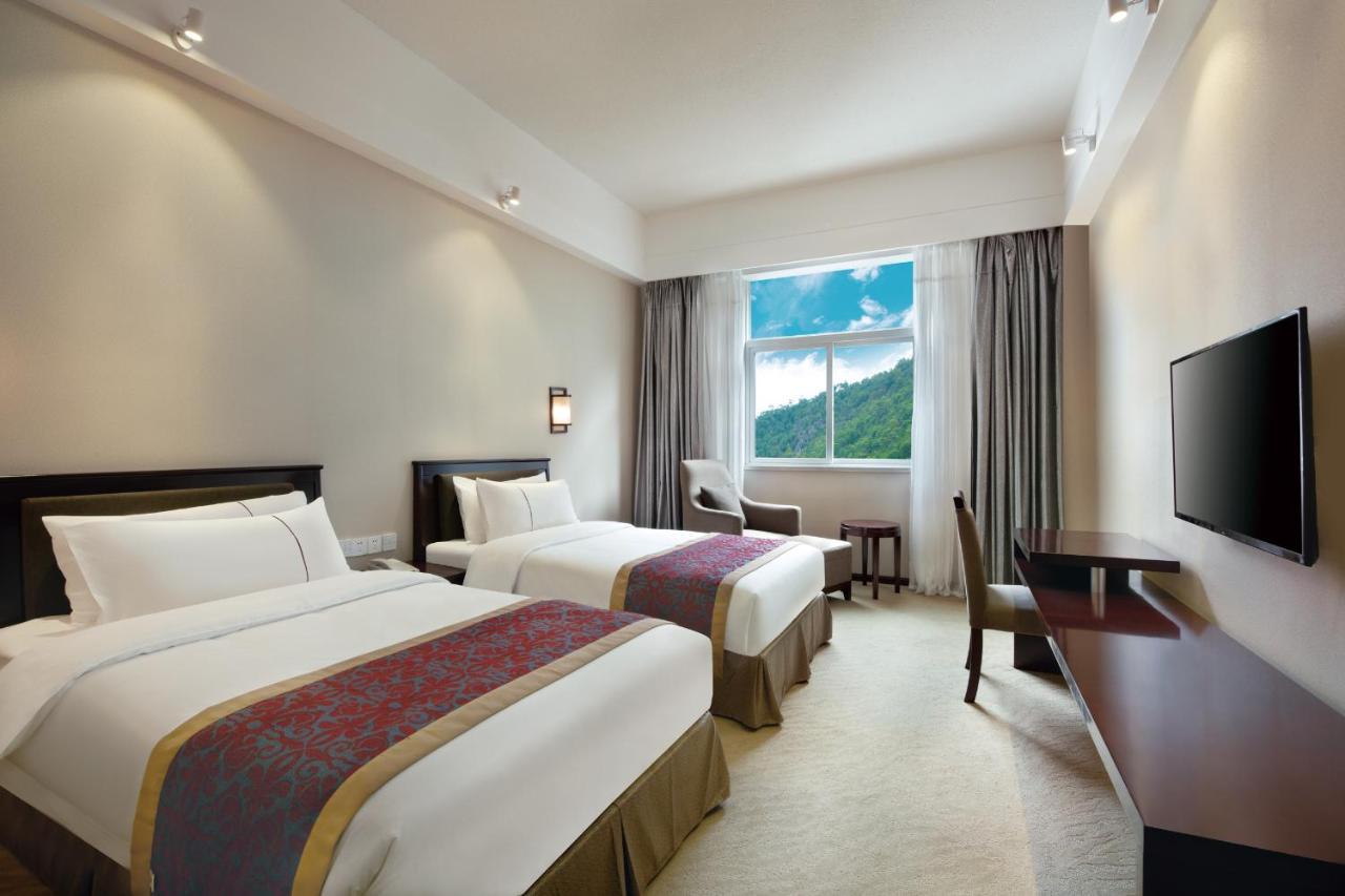 Ramada Encore Daocheng Yading Exterior photo